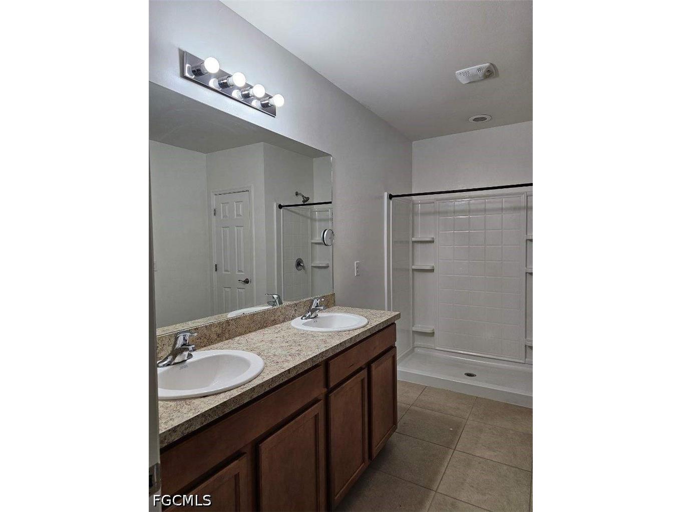 114 SE 3rd Street Cape Coral FL 33990 2026016463 image7