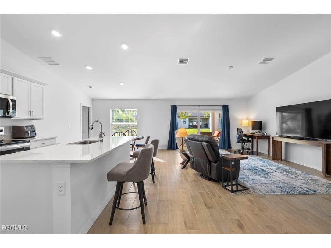 114 SW 13th Street Cape Coral FL 33991 2025025240 image13