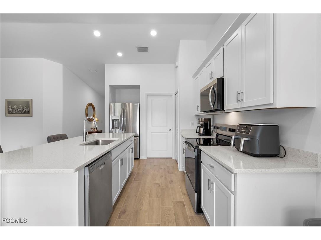 114 SW 13th Street Cape Coral FL 33991 2025025240 image9