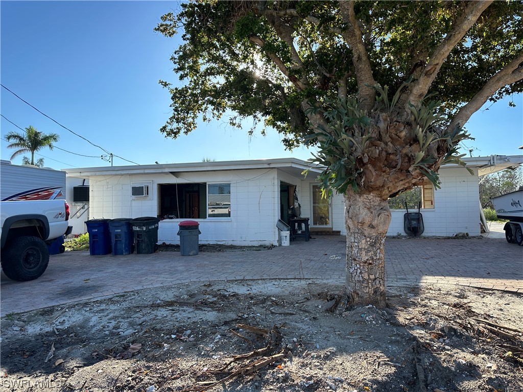 114 Tropical Shore Way Fort Myers Beach FL 33931 223045709 image1