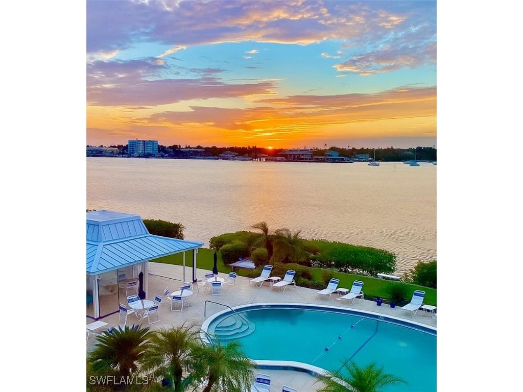 1140 Little Neck Court #D37 Naples FL 34102 225068778 image1