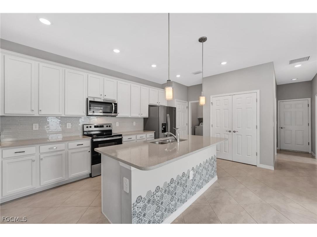 1141 S Town And River Drive Fort Myers FL 33919 2026002757 image17