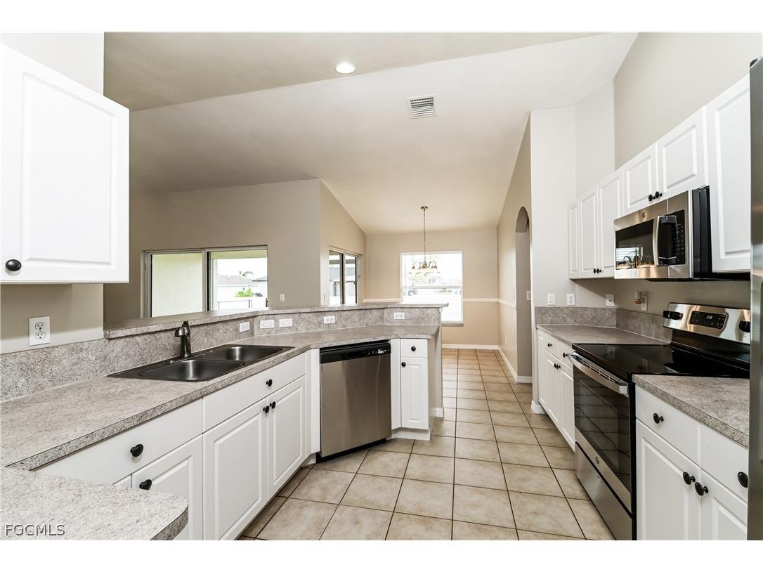 1141 SW 6th Terrace Cape Coral FL 33991 2026007741 image4
