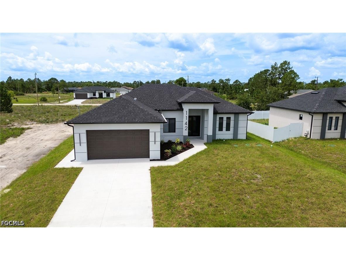 1142 Eclipse Street E Lehigh Acres FL 33974 2026025773 image2