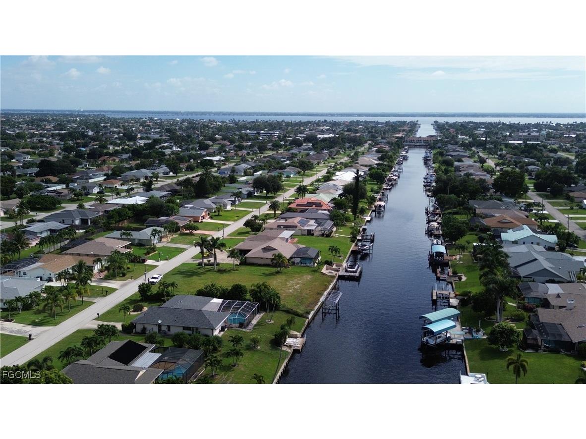 1142 SE 36th Street Cape Coral FL 33904 2025007270 image2