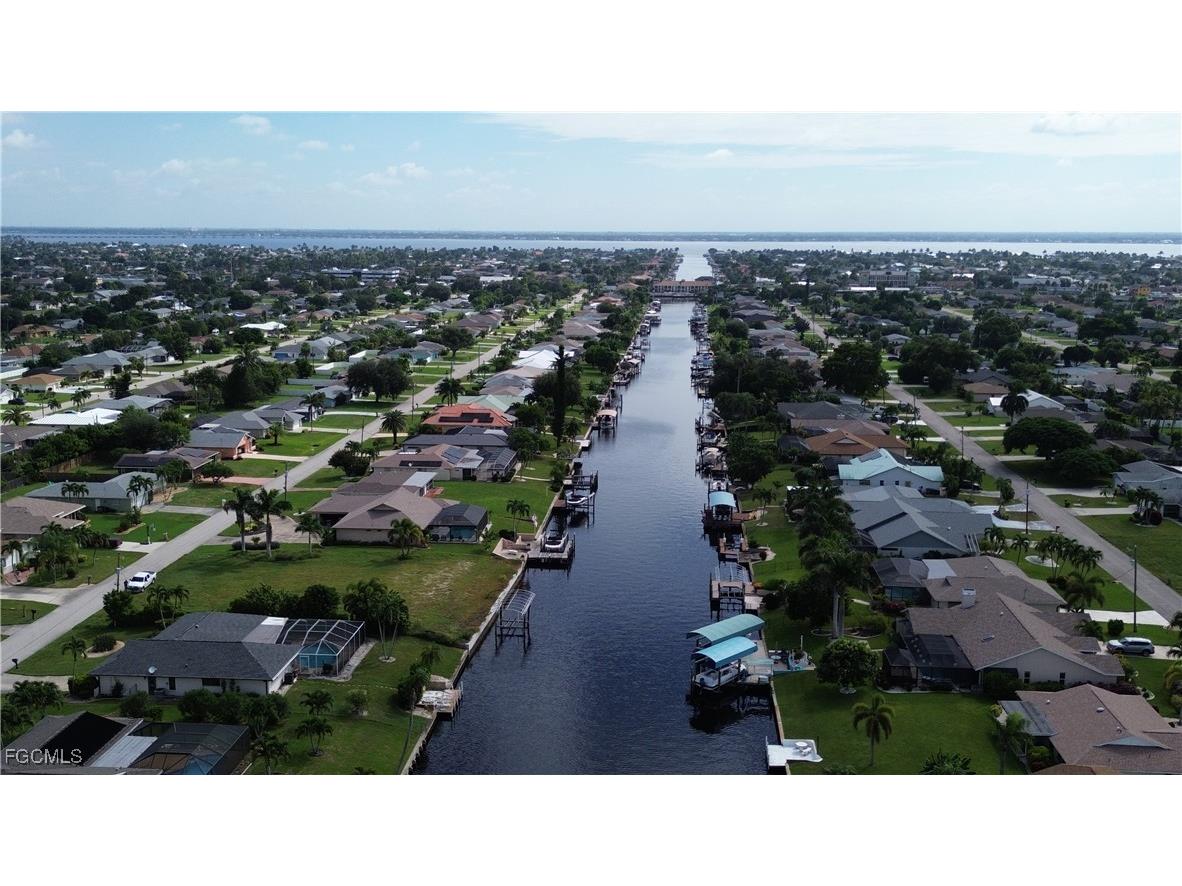 1142 SE 36th Street Cape Coral FL 33904 2025007270 image3