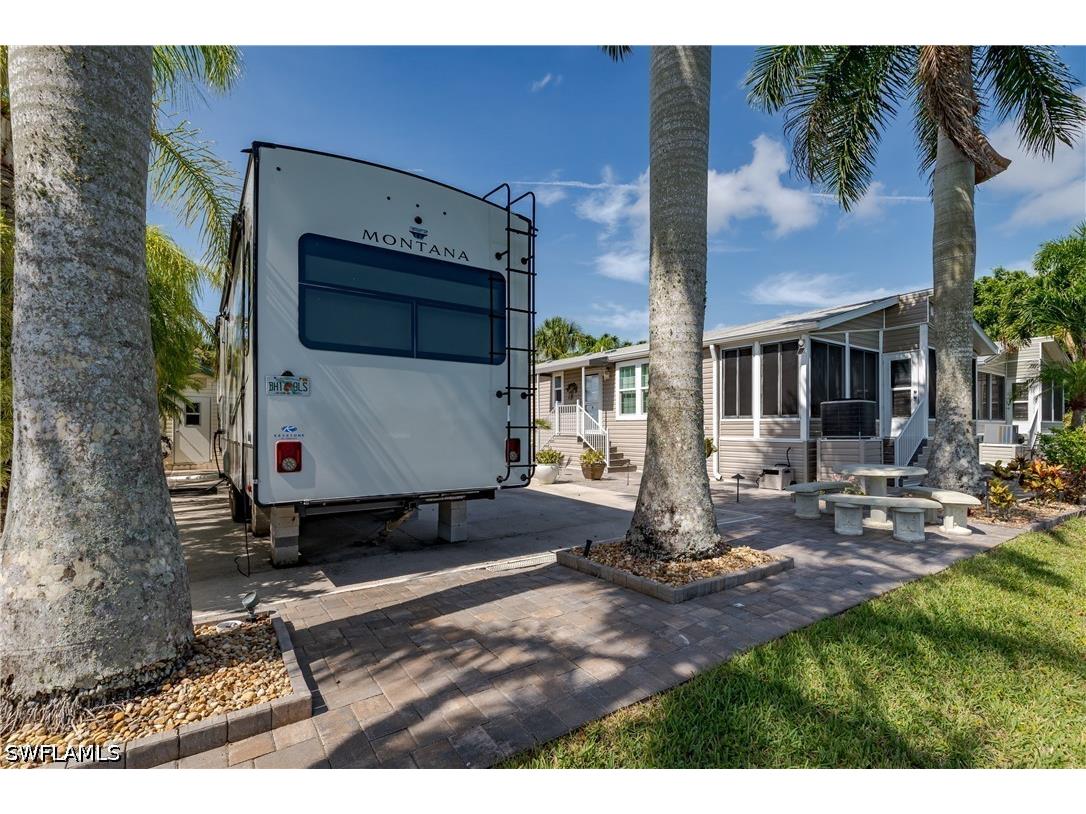 1146 Silver Lakes Boulevard Naples FL 34114 226023558 image22