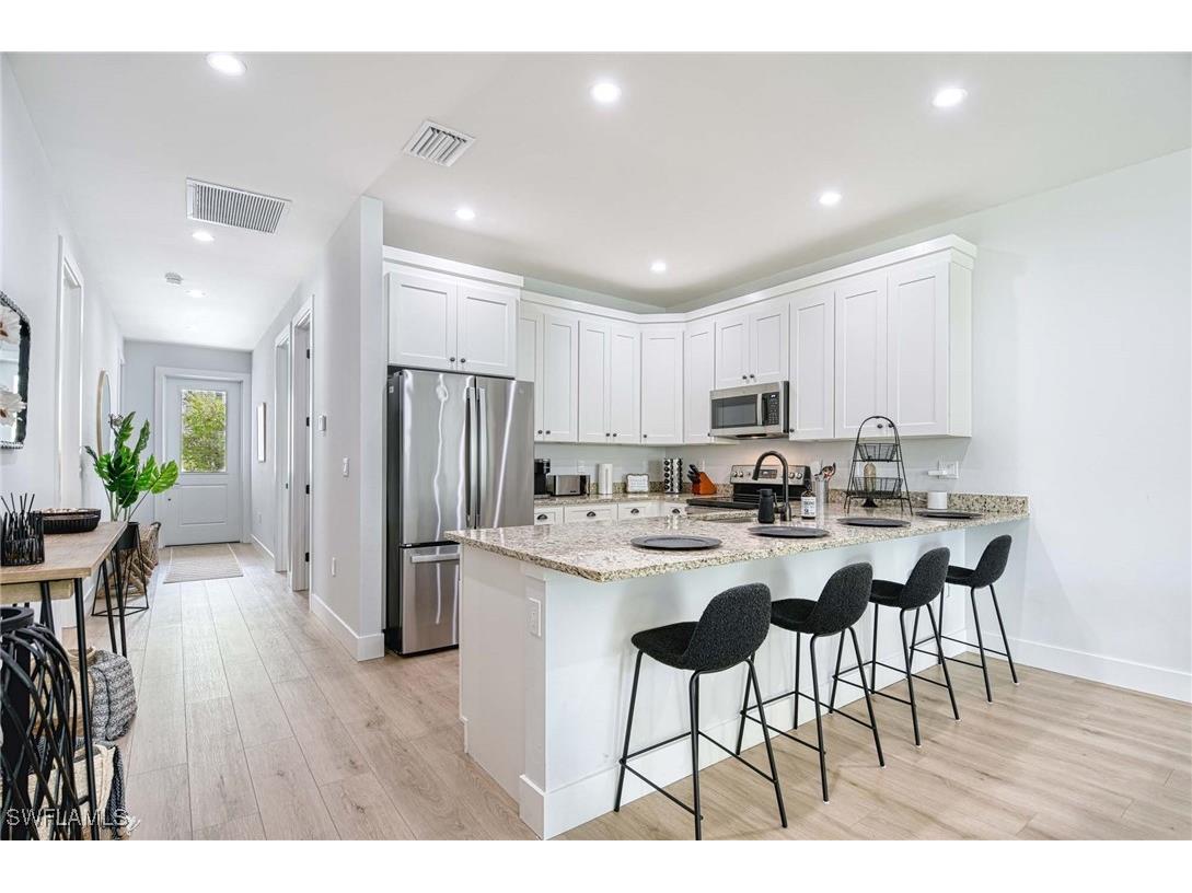 1147 Steeves Avenue Naples FL 34104 225067783 image4