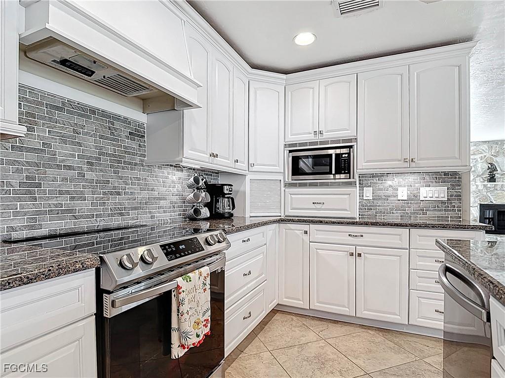 11481 Rebecca Circle Fort Myers Beach FL 33931 2025021095 image10