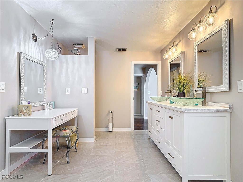 11481 Rebecca Circle Fort Myers Beach FL 33931 2025021095 image25