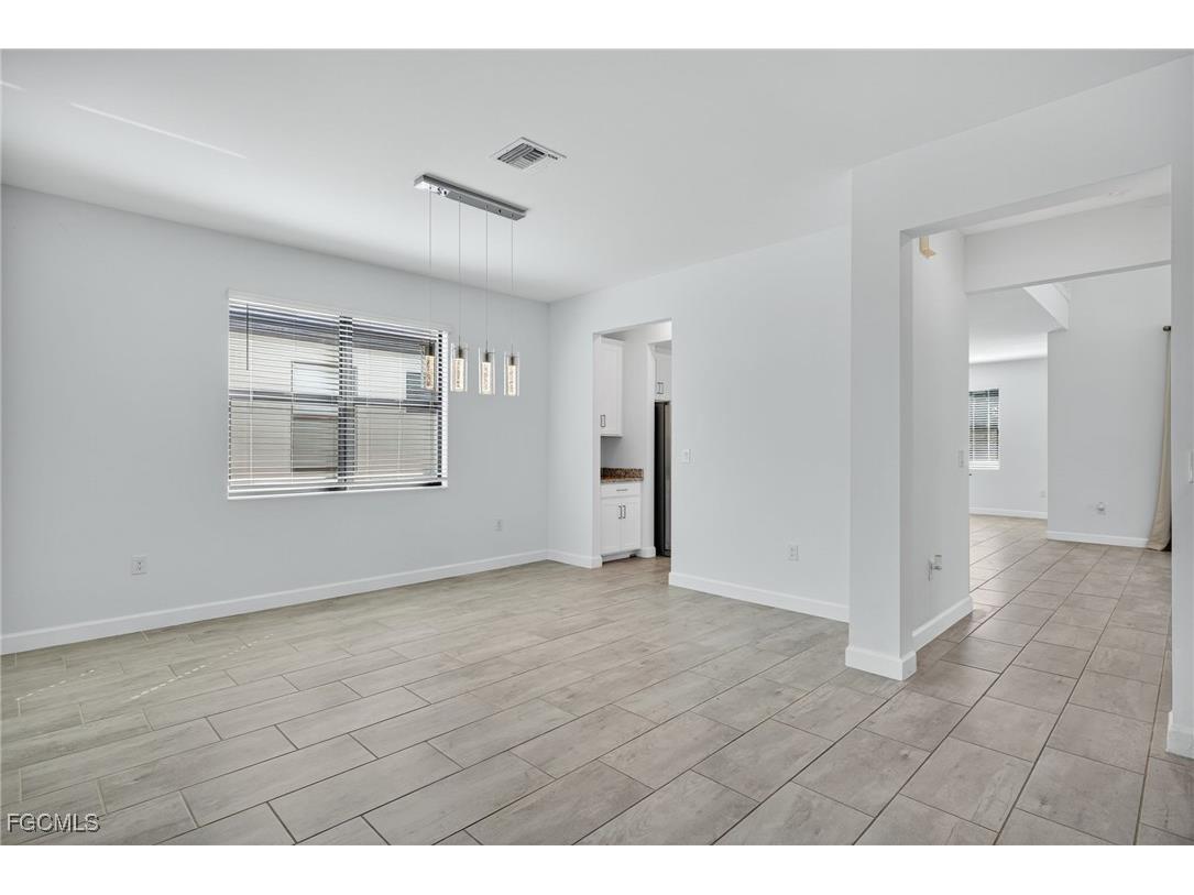 11484 Canopy Loop Fort Myers FL 33913 2025020887 image2