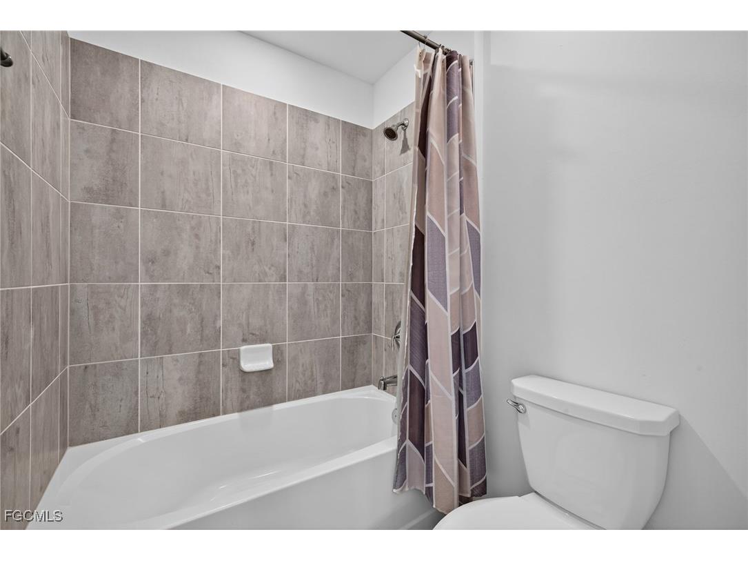 11484 Canopy Loop Fort Myers FL 33913 2025020887 image33