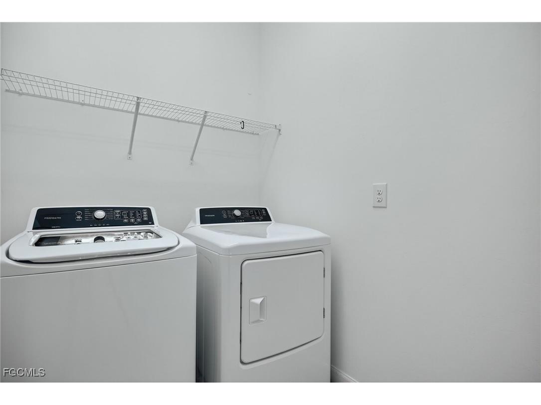 11484 Canopy Loop Fort Myers FL 33913 2025020887 image34