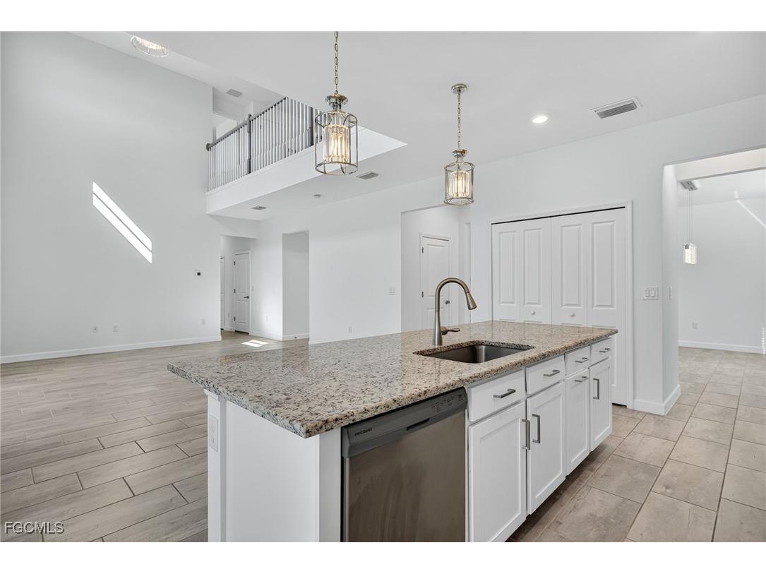 11484 Canopy Loop Fort Myers FL 33913 2025020887 image5