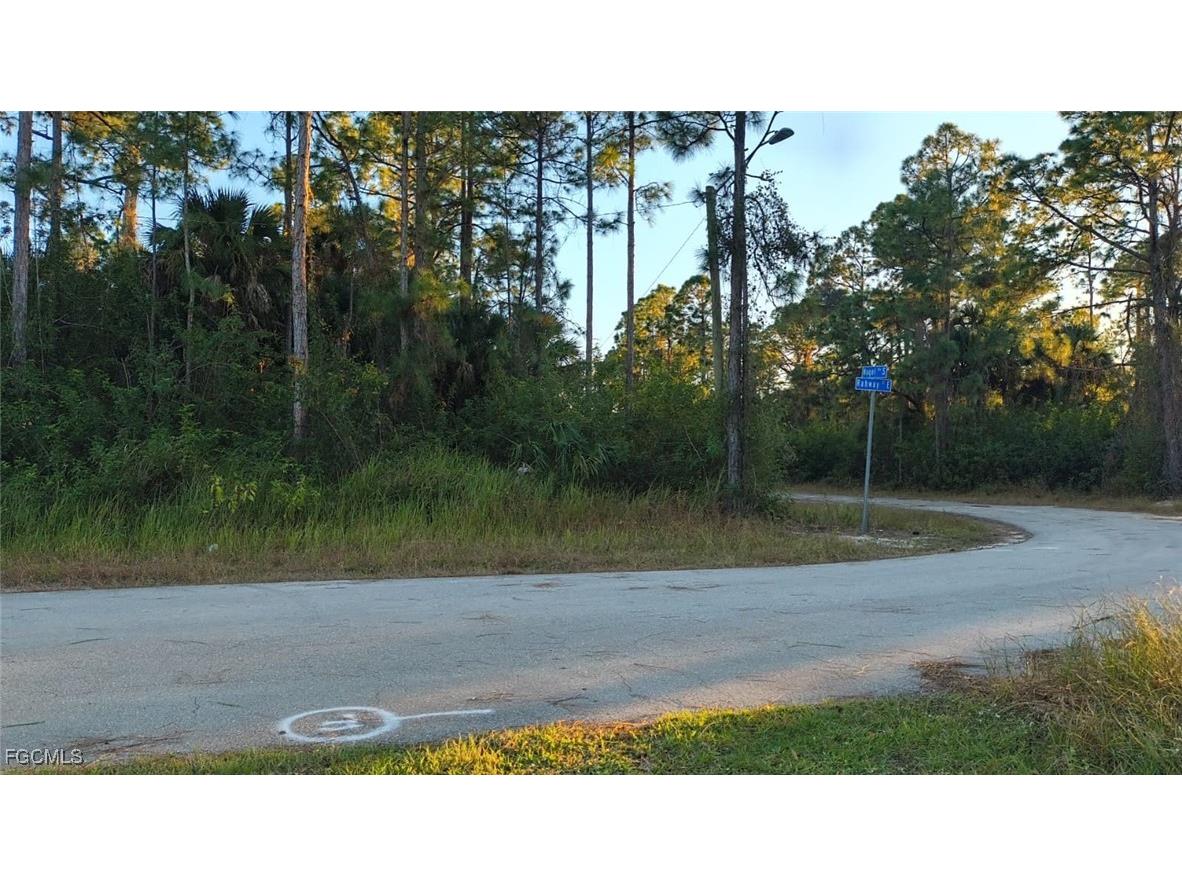 1149 E Rahway Street Lehigh Acres FL 33974 2026003774 image2