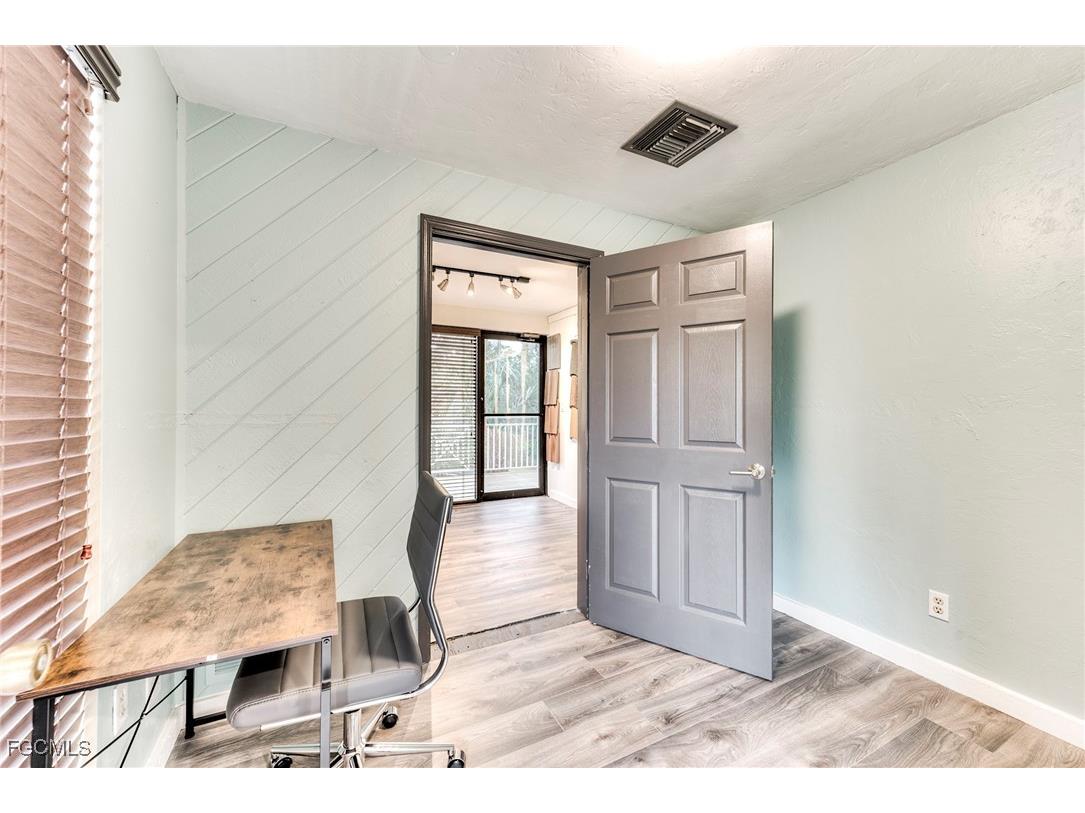 1149 Periwinkle Way #2 Sanibel FL 33957 2025018917 image12