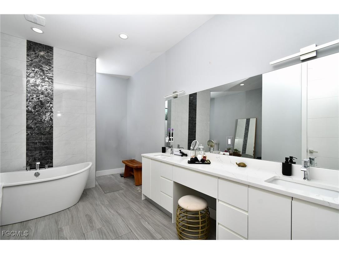 115 NW 33rd Avenue Cape Coral FL 33993 2025013243 image17