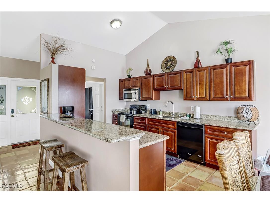 115 SW 12th Terrace Cape Coral FL 33991 2025010732 image11