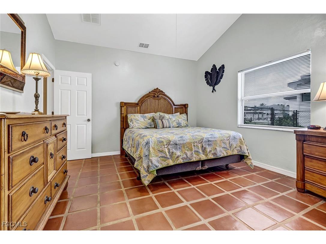 115 SW 12th Terrace Cape Coral FL 33991 2025010732 image15