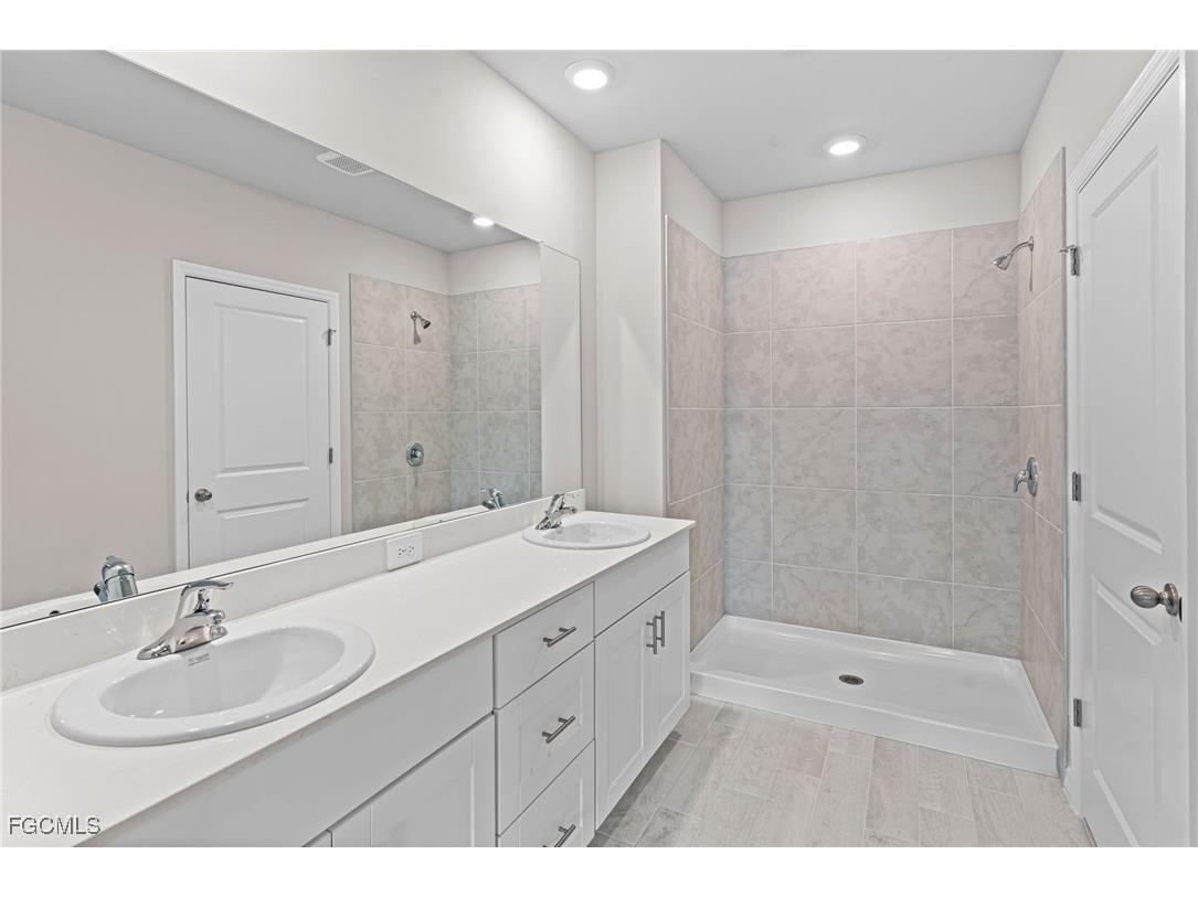 1150 Brooklands Drive Fort Myers FL 33905 2025020145 image15