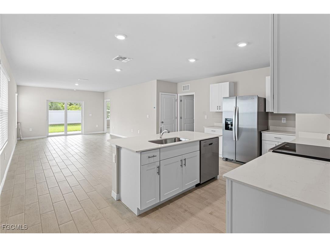 1150 Brooklands Drive Fort Myers FL 33905 2025020145 image3