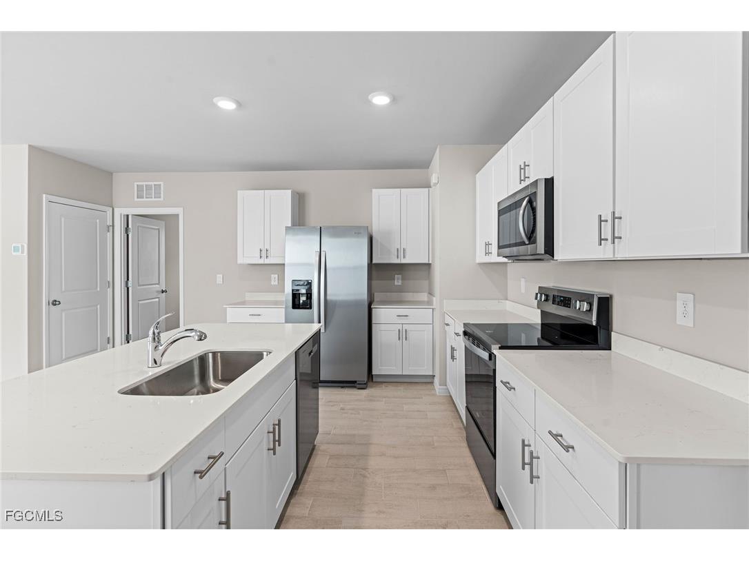 1150 Brooklands Drive Fort Myers FL 33905 2025020145 image8