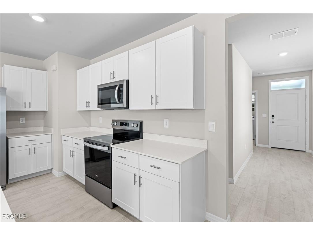 1150 Brooklands Drive Fort Myers FL 33905 2025020145 image9