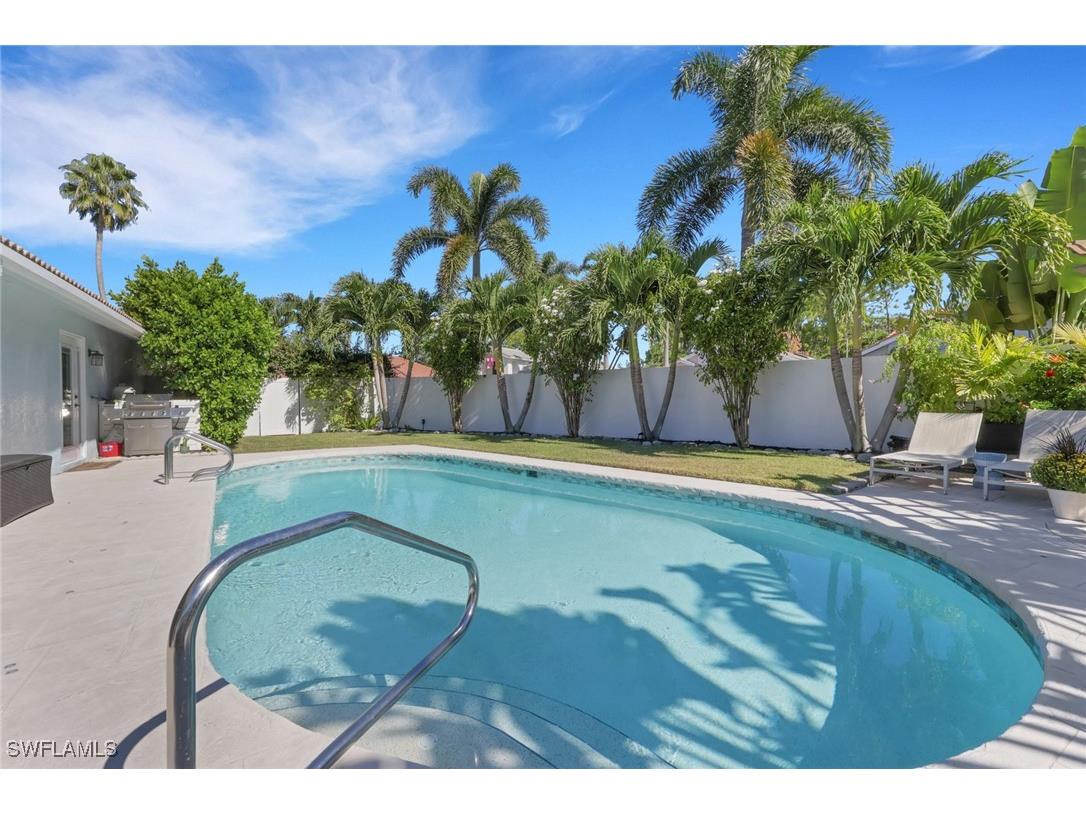 1151 Jardin Drive Naples FL 34104 225081372 image25