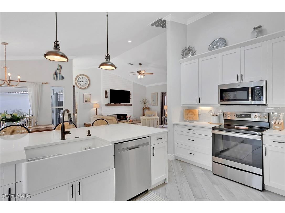 1151 Jardin Drive Naples FL 34104 225081372 image4