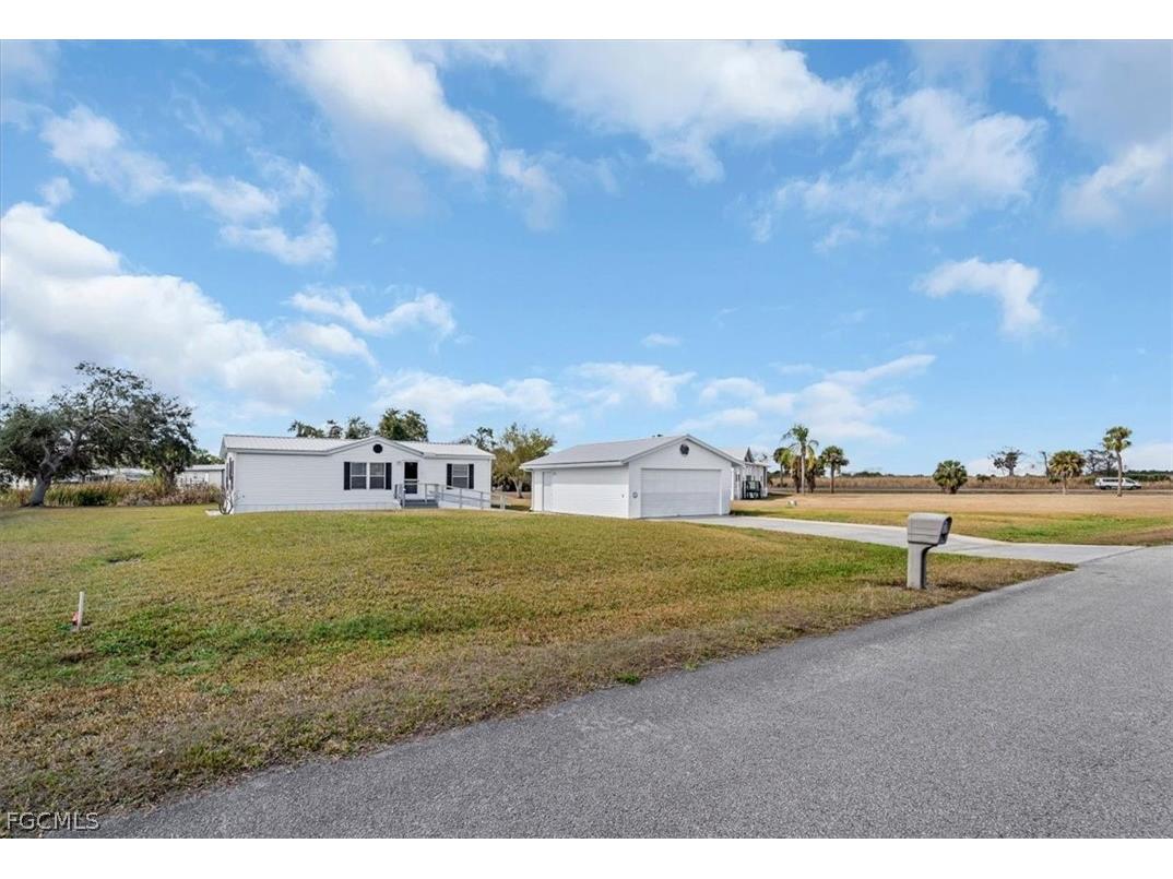 1151 Peaceful Lane Moore Haven FL 33471 2026010267 image3