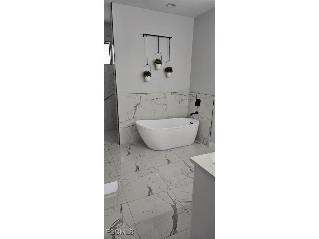 1151 SW 4th Lane Cape Coral FL 33991 2025011232 image15