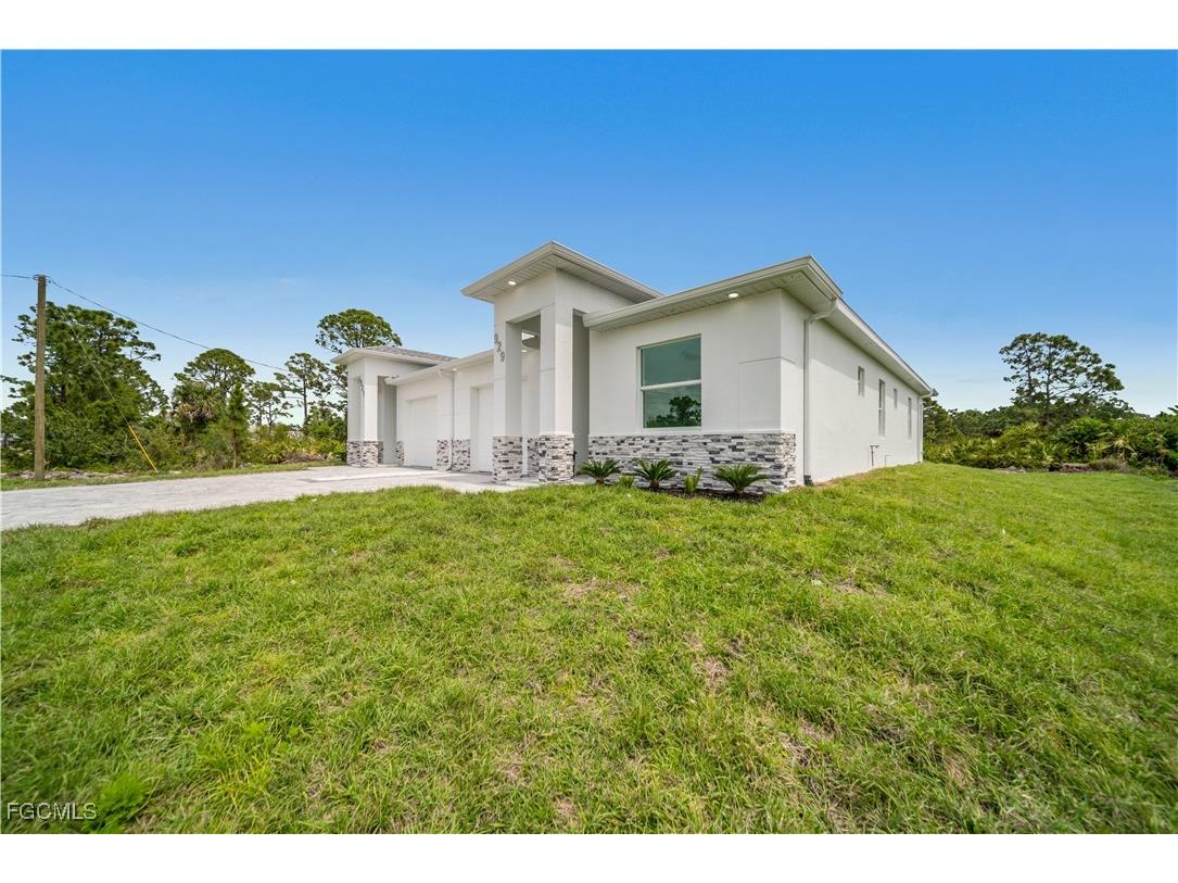 1153-1155 Countess Avenue Lehigh Acres FL 33974 2025019840 image5