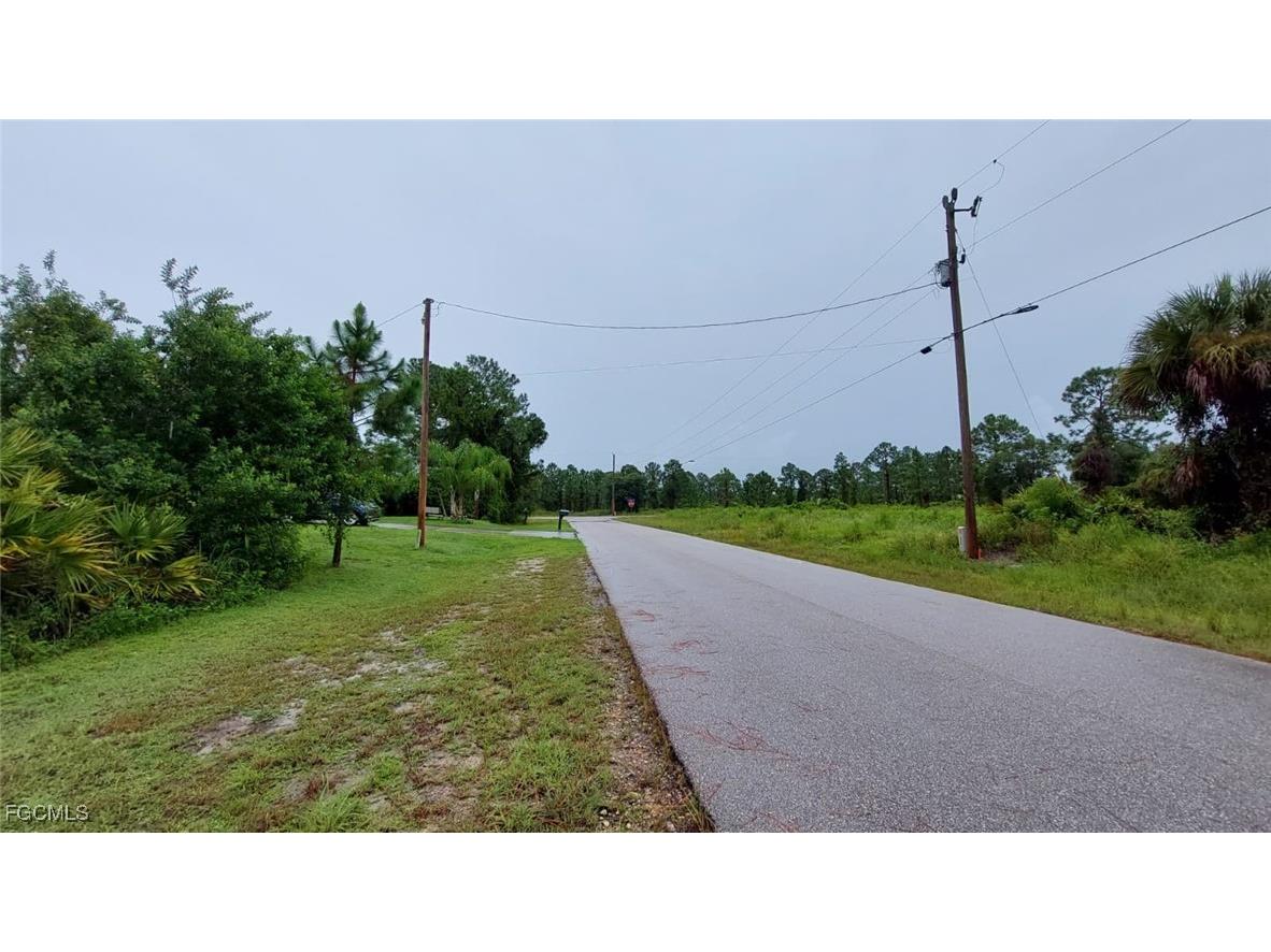1153 Dutchess Street E Lehigh Acres FL 33974 2025007523 image4