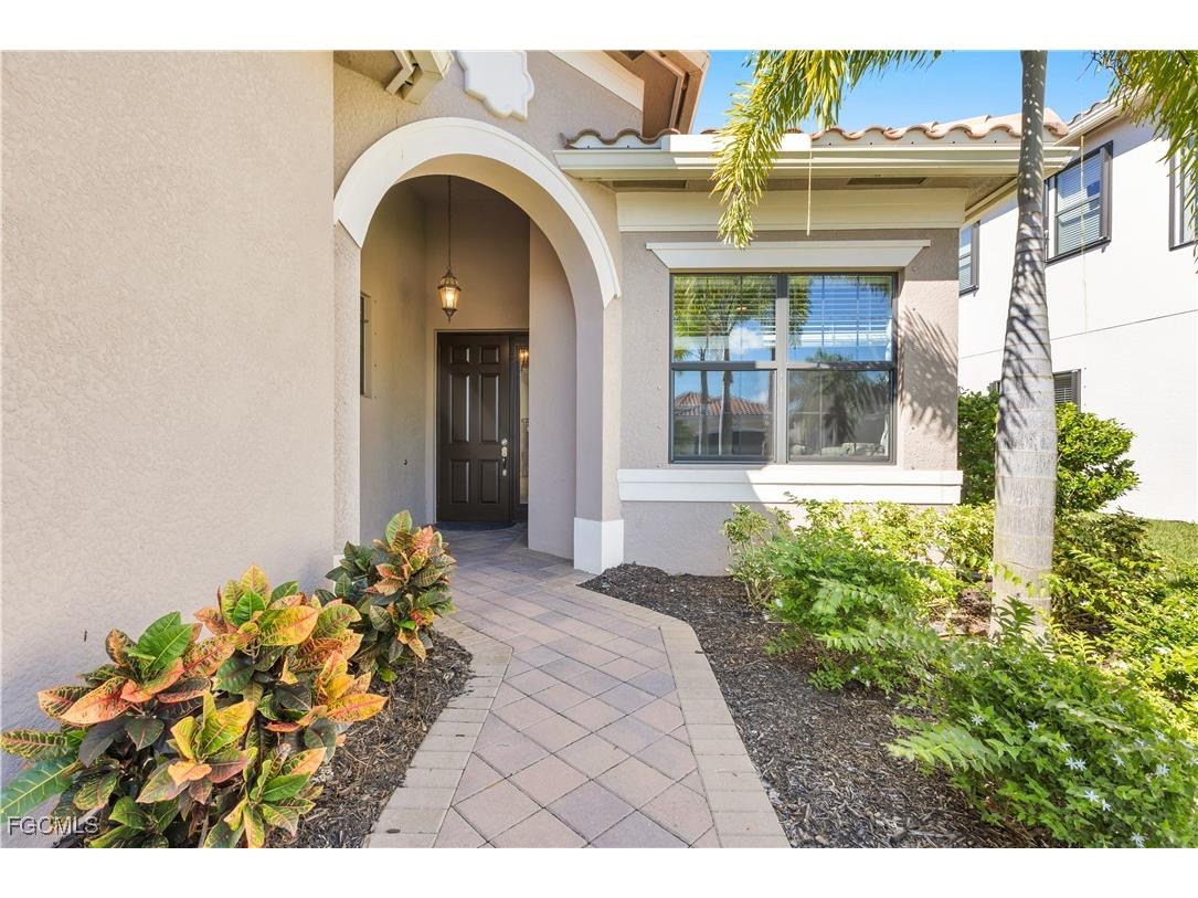 11530 Foxbriar Lane Fort Myers FL 33913 2025015715 image1