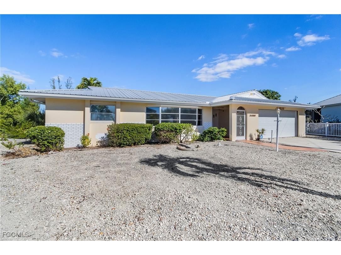 11535 Flint Lane Bokeelia FL 33922 2025023061 image1