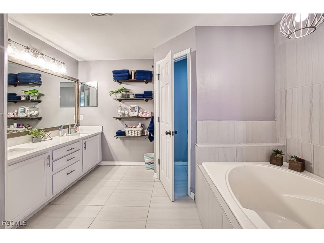 1154 NW 6th Place Cape Coral FL 33993 2025018169 image10