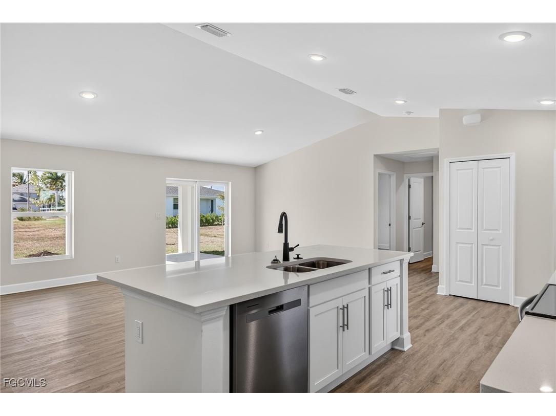 1154 NW 7th Place Cape Coral FL 33993 2026005417 image1