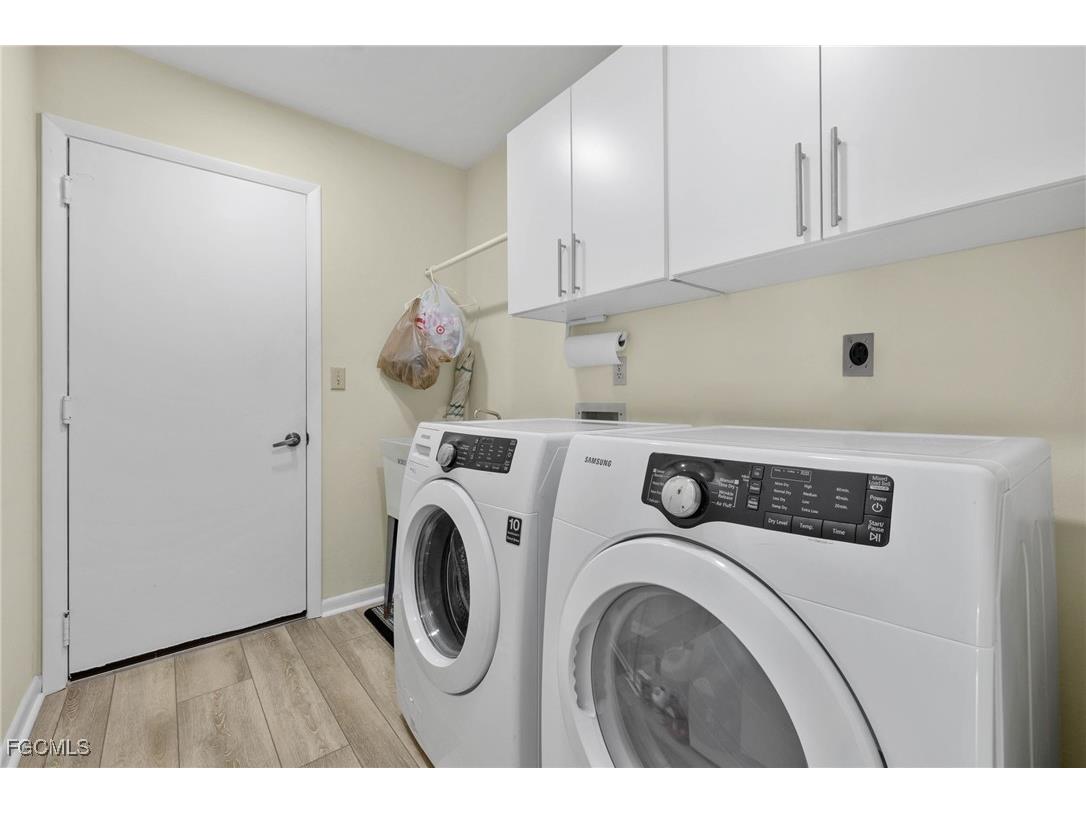 11545 Cinnamon Cove Boulevard Fort Myers FL 33908 2025018982 image23