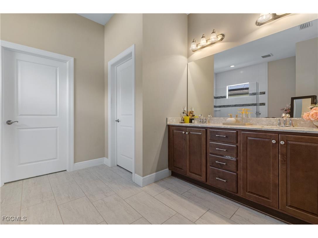 11546 Onyx Circle Fort Myers FL 33913 2025021496 image32