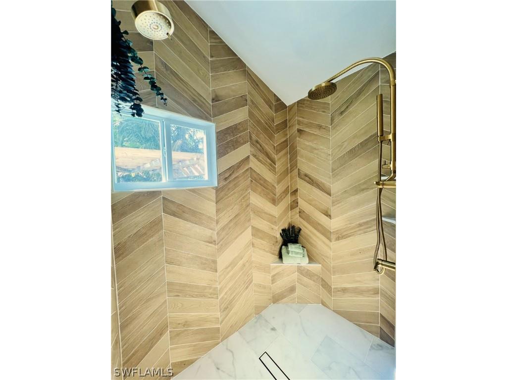 1155 12th Street N Naples FL 34102 226007603 image9