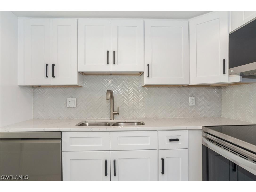 1155 Sandpiper Street #B3 Naples FL 34102 226012457 image5