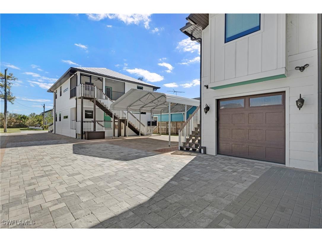 1155 Steeves Avenue Naples FL 34104 225006380 image1