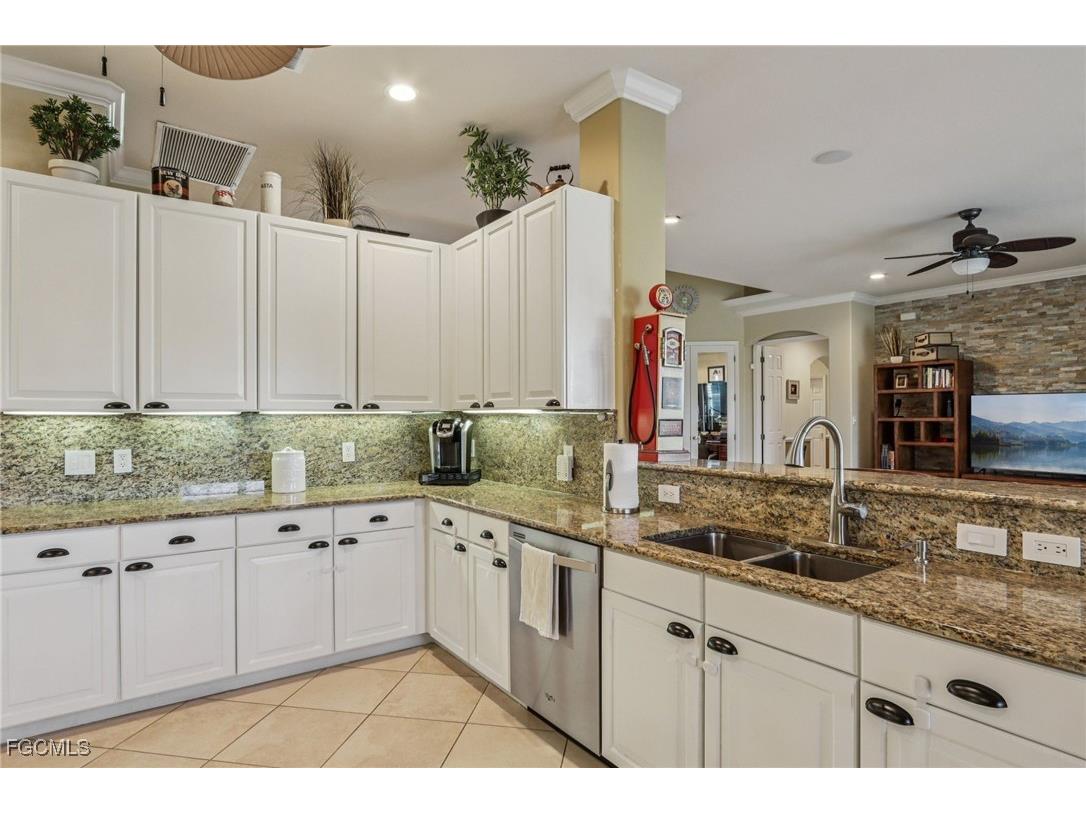 11558 Royal Tee Circle Cape Coral FL 33991 2025012683 image15