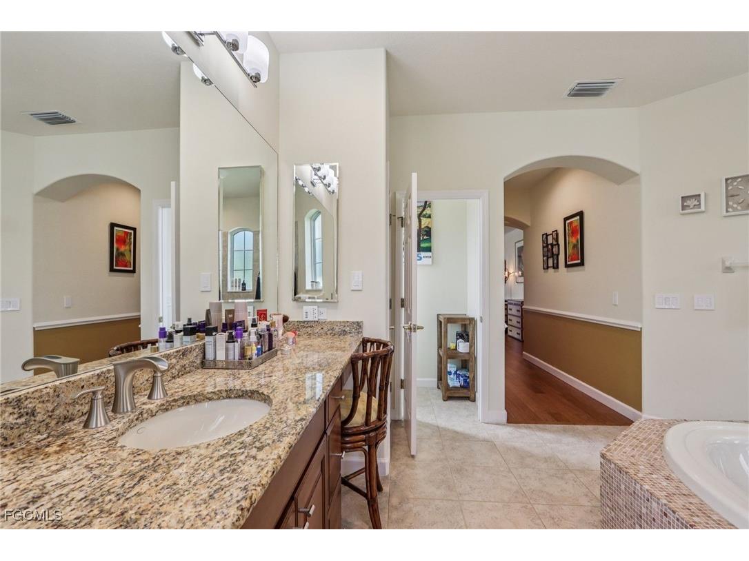 11558 Royal Tee Circle Cape Coral FL 33991 2025012683 image23