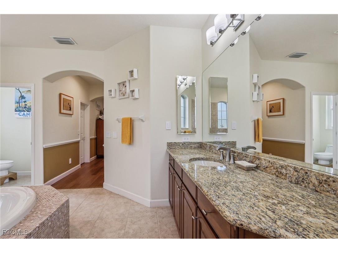 11558 Royal Tee Circle Cape Coral FL 33991 2025012683 image25