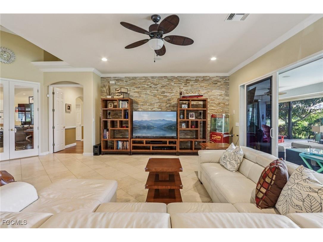 11558 Royal Tee Circle Cape Coral FL 33991 2025012683 image8