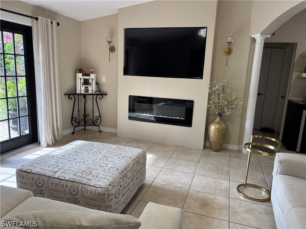 1156 Oakes Boulevard Naples FL 34119 226016878 image7
