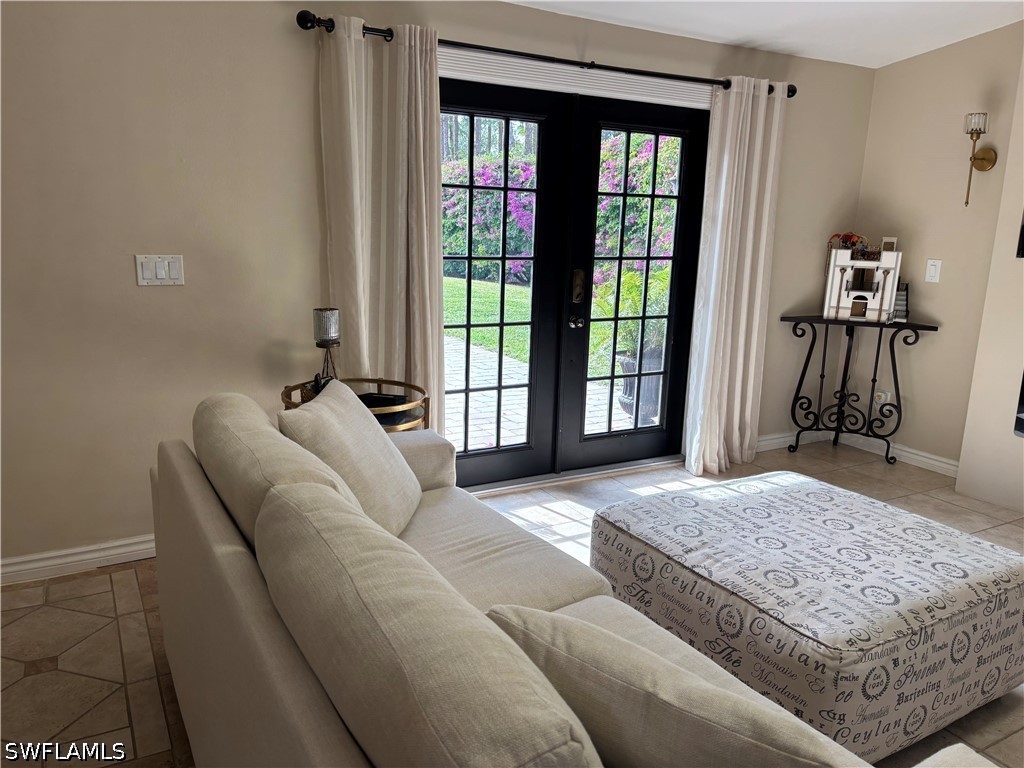 1156 Oakes Boulevard Naples FL 34119 226016878 image8