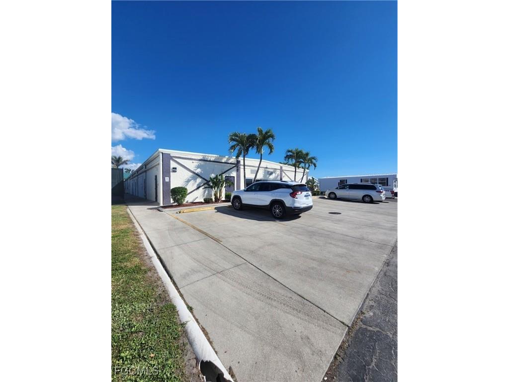 11561 Blue Warbler Drive Fort Myers FL 33908 2025012692 image39