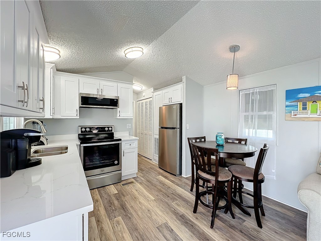 11561 Blue Warbler Drive Fort Myers FL 33908 2025012692 image6